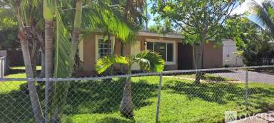 Main picture of 1528 NE 28th Ct