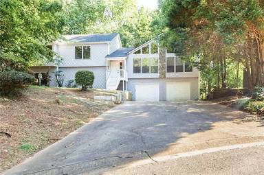Main picture of 749 Maggie Ct NW