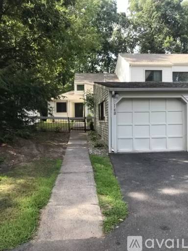 Main picture of 148 Farmington Chase Cres