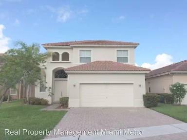 Main picture of 1770 NE 37th Pl