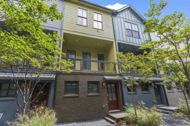 Main picture of 1066 Crest Cir SE