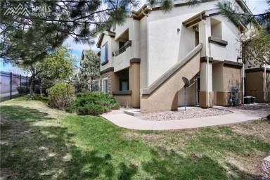 Main picture of 3880 Riviera Grv