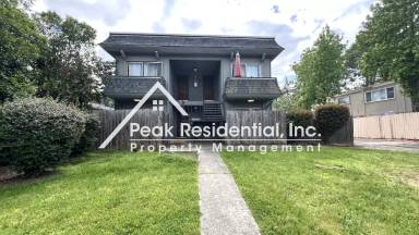 Main picture of 2212 Roselake Ave