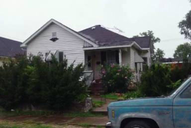 Main picture of 105 E 2nd St