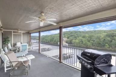 Main picture of 611 Lazy Days Rd