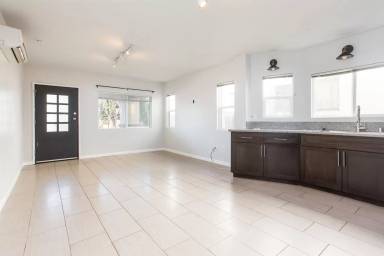 Main picture of 626 N Benton Way