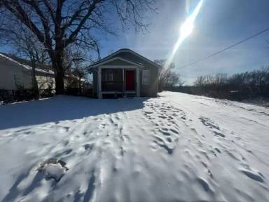 Main picture of 11135 E 9th St S