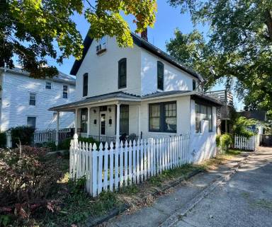 Main picture of 701 Edgewater Ave