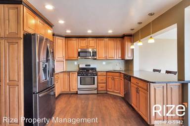 Main picture of 2570 E Dolphin Way