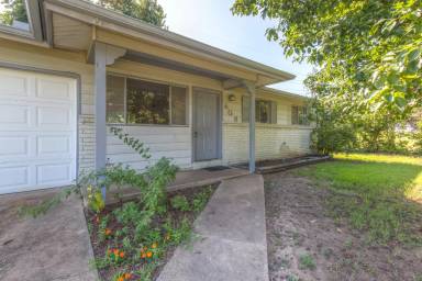 Main picture of 409 S 200th East Ave