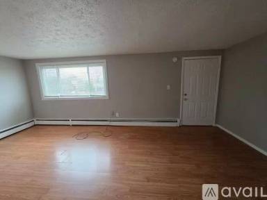 Main picture of 1605 S Water St