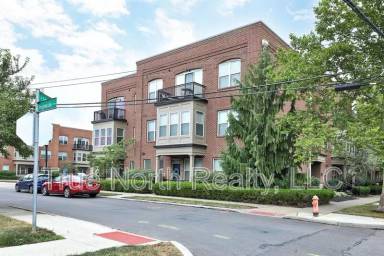Main picture of 511 W 1st Ave