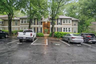 Main picture of 5157 Roswell Rd