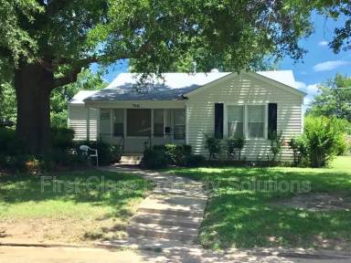 Main picture of 7001 NW 45th St