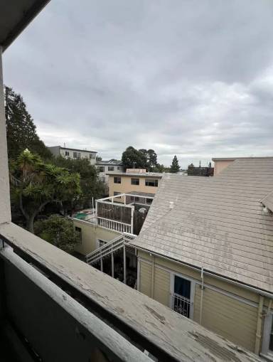 Main picture of 740 Oakland Ave