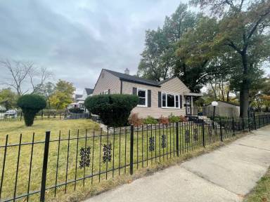 Main picture of 1309 W 41st Ave