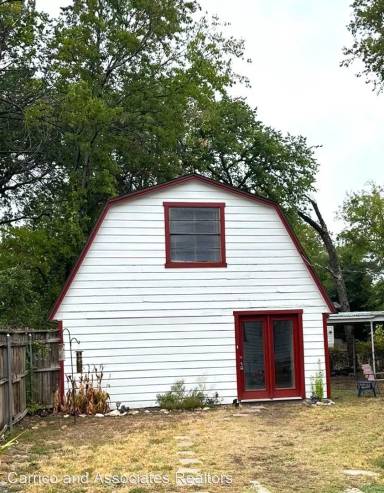Main picture of 310 Stroud St