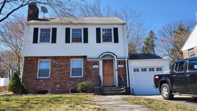 Main picture of 242 Crescent St