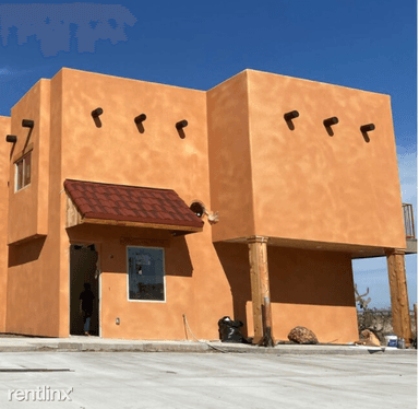 Main picture of 525 E Pike Blvd