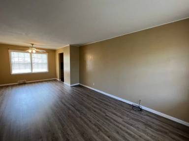 Main picture of 576 E 48th Pl N