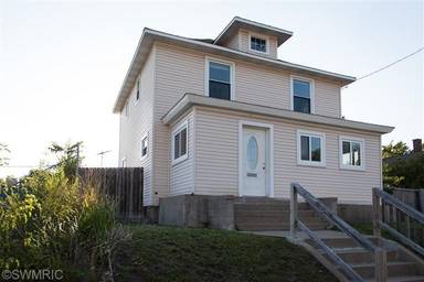 Main picture of 1515 Eastern Ave SE