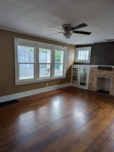 Main picture of 121 Baker St