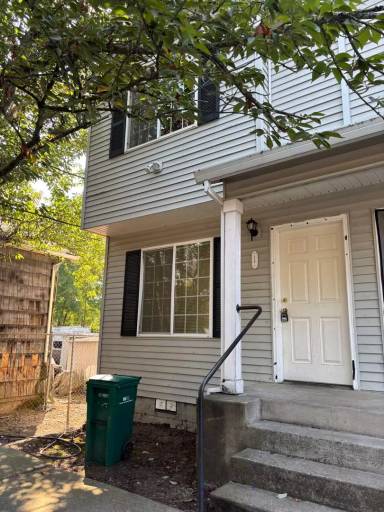 Main picture of 11844 SE Raymond St
