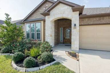 Main picture of 15815 Keystone Ridge Ln