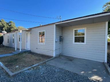 Main picture of 1686 5th Ave