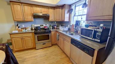 Main picture of 31 Juniper St