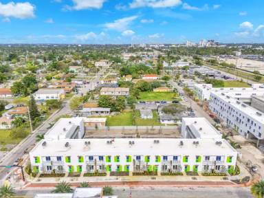 Main picture of 605 N Dixie Hwy