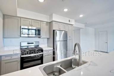 Main picture of 1819 E 9th St
