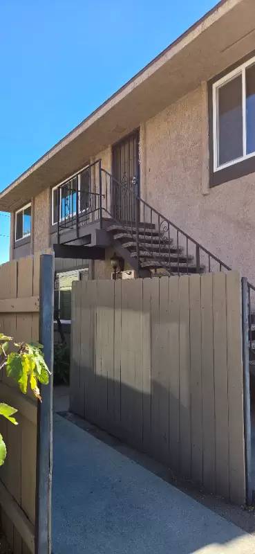 Main picture of 5315 N Barranca Ave