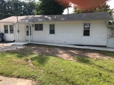 Main picture of 7673 N Topinabee Rd