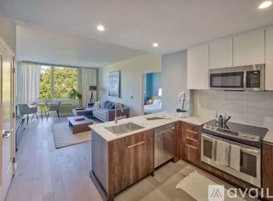 Main picture of 700 Jackson St