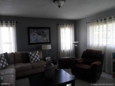 Main picture of 1500 SW 78th Ave