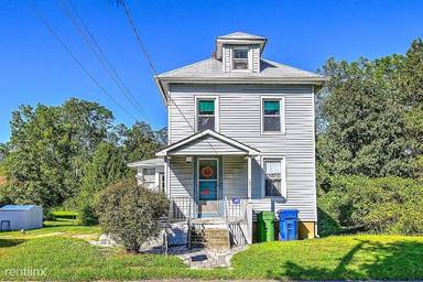 Main picture of 2 Sherry Ln