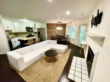 Main picture of 6020 Gray Gate Ln