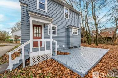 Main picture of 120 W Garfield Ave