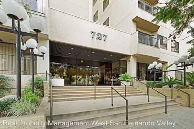 Main picture of 727 S Ardmore Ave