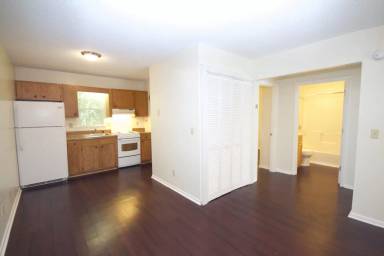 Main picture of 105 Bearwood Dr