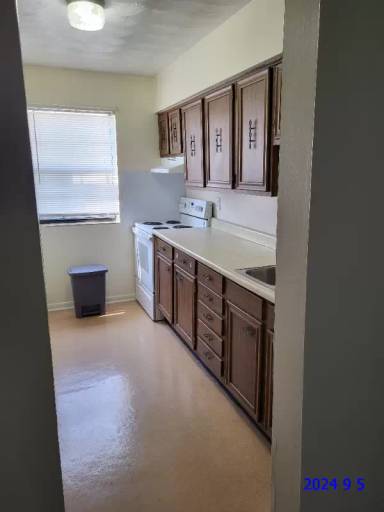 Main picture of 5265 College Corner Pike