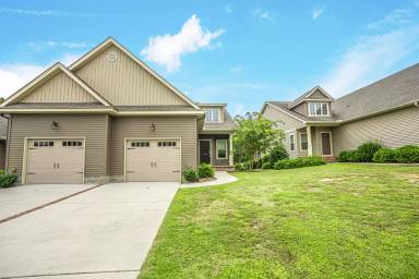 Main picture of 113 Cypress Cir