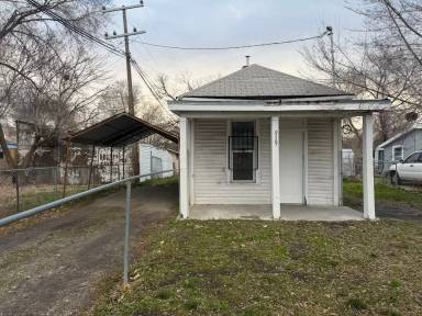 Main picture of 923 W Genesee Ave