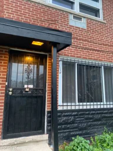 Main picture of 7939 S Ingleside Ave