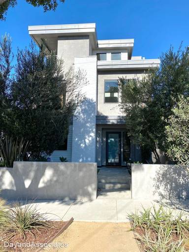 Main picture of 515 3/4 Avenue C