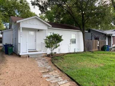 Main picture of 404 Denson Dr