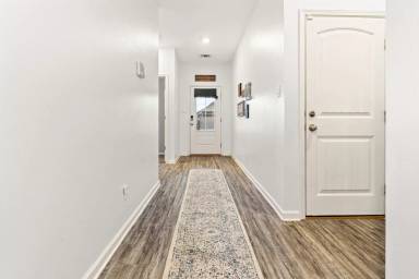 Main picture of 5206 Summer Pecan Rd