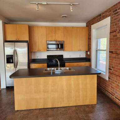 Main picture of 5734 Woodward Ave