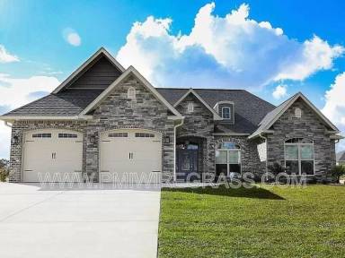 Main picture of 351 Lakes Dr